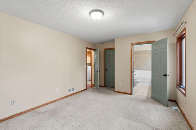 1158 Summit Avenue, Mahtomedi, MN 55115