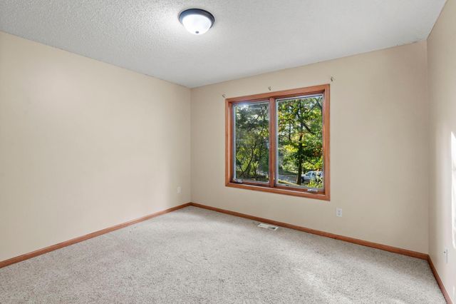1158 Summit Avenue, Mahtomedi, MN 55115