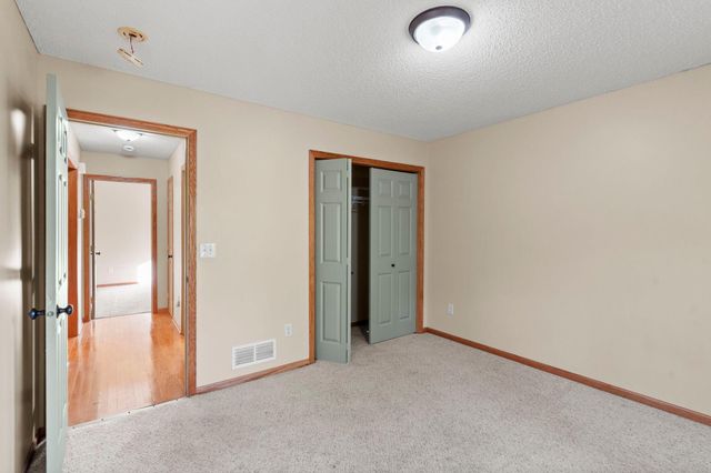 1158 Summit Avenue, Mahtomedi, MN 55115