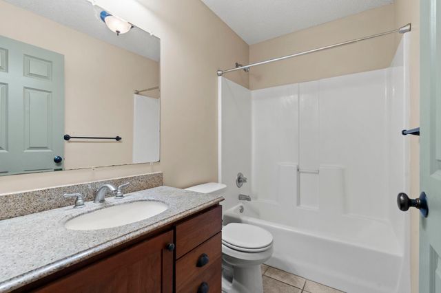 1158 Summit Avenue, Mahtomedi, MN 55115