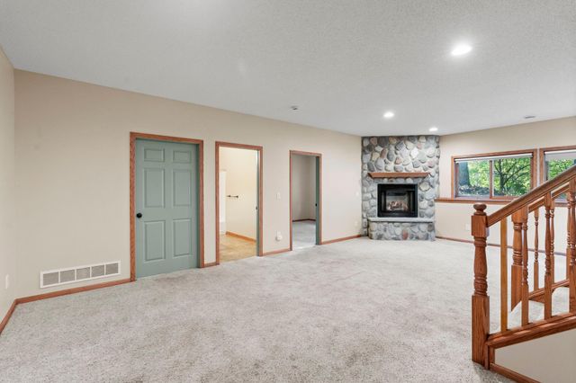 1158 Summit Avenue, Mahtomedi, MN 55115