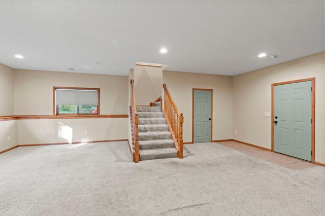 1158 Summit Avenue, Mahtomedi, MN 55115