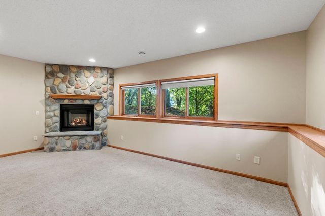 1158 Summit Avenue, Mahtomedi, MN 55115