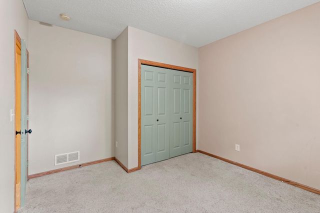 1158 Summit Avenue, Mahtomedi, MN 55115