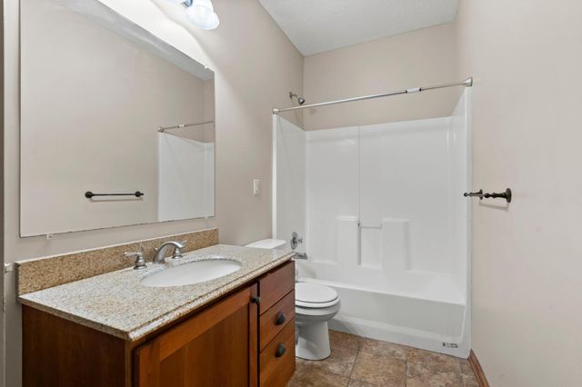 1158 Summit Avenue, Mahtomedi, MN 55115