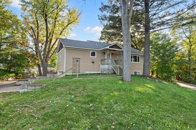 1158 Summit Avenue, Mahtomedi, MN 55115