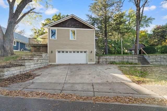 1158 Summit Avenue, Mahtomedi, MN 55115