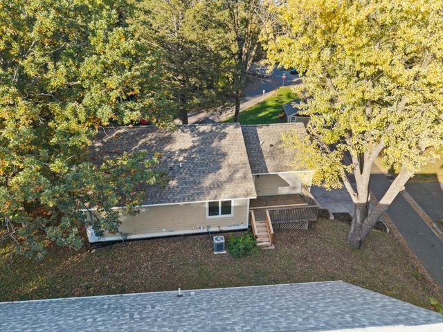 1158 Summit Avenue, Mahtomedi, MN 55115