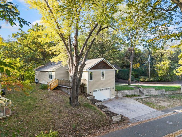 1158 Summit Avenue, Mahtomedi, MN 55115
