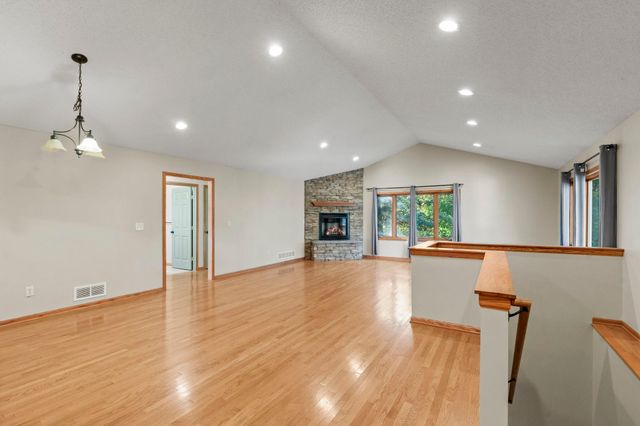 1158 Summit Avenue, Mahtomedi, MN 55115