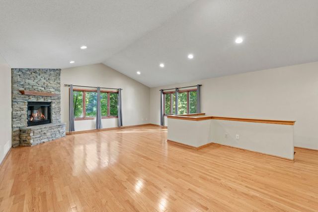 1158 Summit Avenue, Mahtomedi, MN 55115
