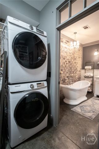 585 White Circle 32, Athens, GA 30605