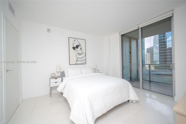 1300 Brickell Bay Dr 1601, Miami, FL 33131