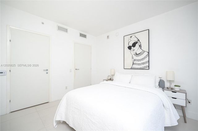 1300 Brickell Bay Dr 1601, Miami, FL 33131