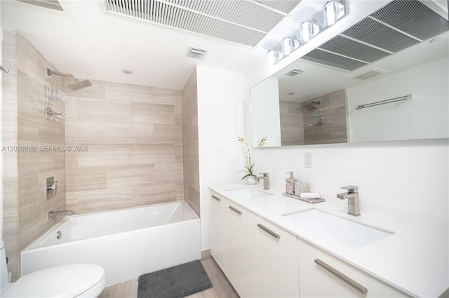 1300 Brickell Bay Dr 1601, Miami, FL 33131