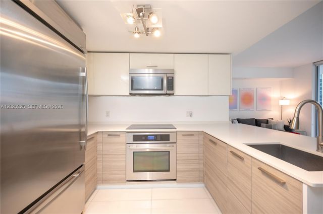 1300 Brickell Bay Dr 1601, Miami, FL 33131