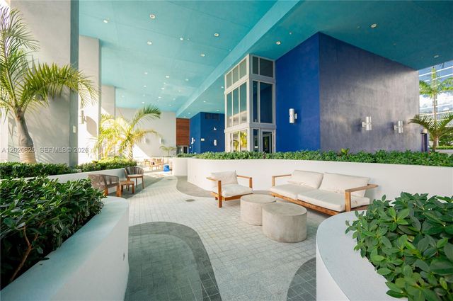 1300 Brickell Bay Dr 1601, Miami, FL 33131
