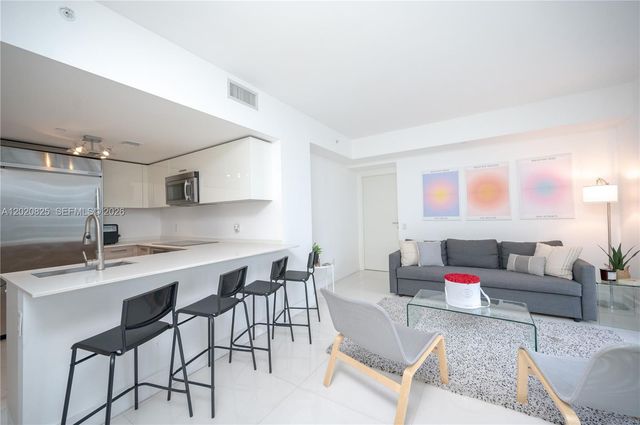 1300 Brickell Bay Dr 1601, Miami, FL 33131