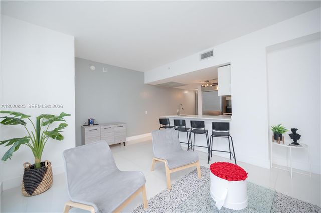 1300 Brickell Bay Dr 1601, Miami, FL 33131