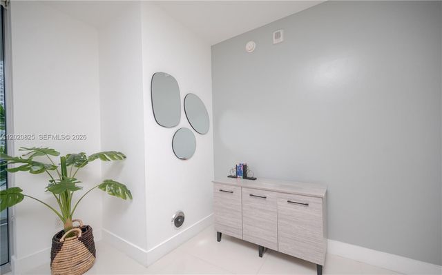1300 Brickell Bay Dr 1601, Miami, FL 33131