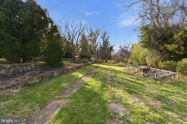 4464 N OLD GLEBE RD, Arlington, VA 22207