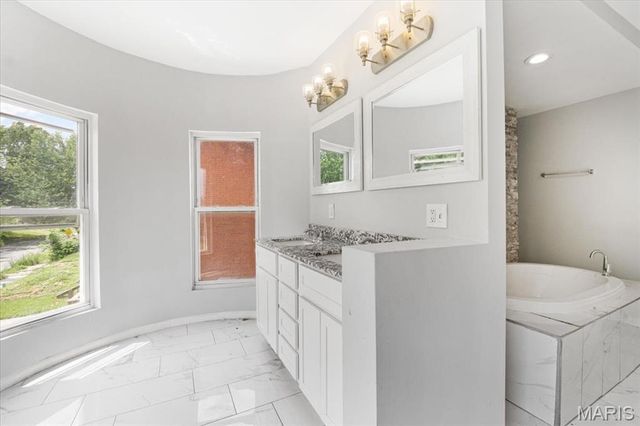 5829 Bartmer Avenue, St Louis, MO 63112