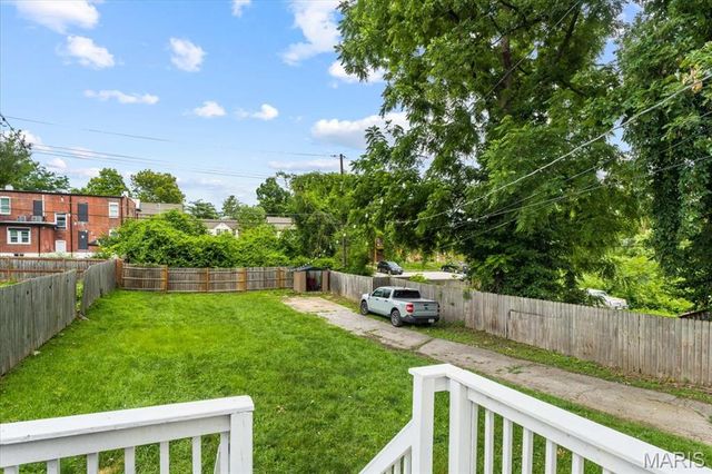5829 Bartmer Avenue, St Louis, MO 63112