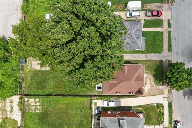 5829 Bartmer Avenue, St Louis, MO 63112