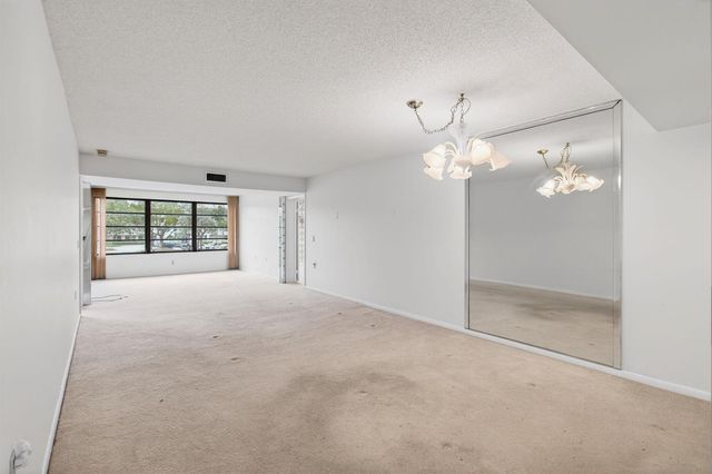 6049 Balboa Circle 205, Boca Raton, FL 33433