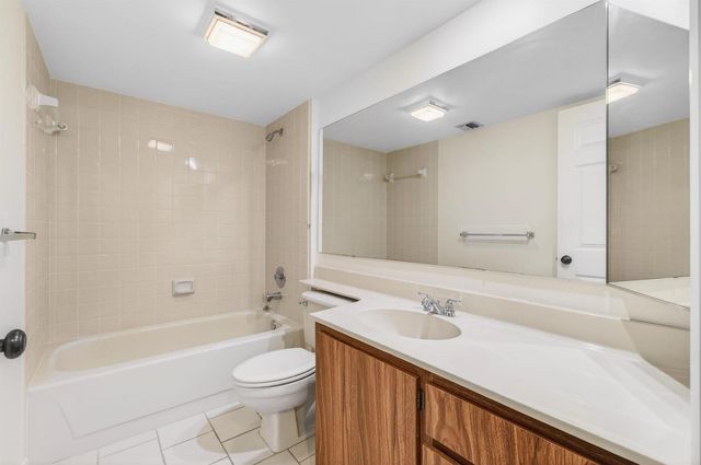6049 Balboa Circle 205, Boca Raton, FL 33433