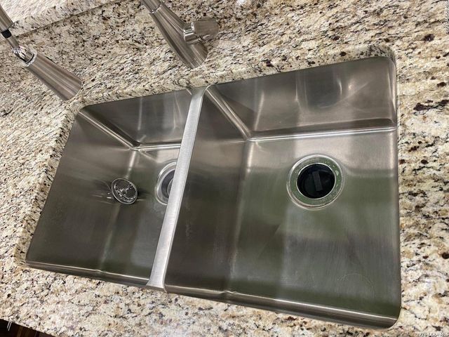 723 S San Bernardo Ave, San Antonio, TX 78237