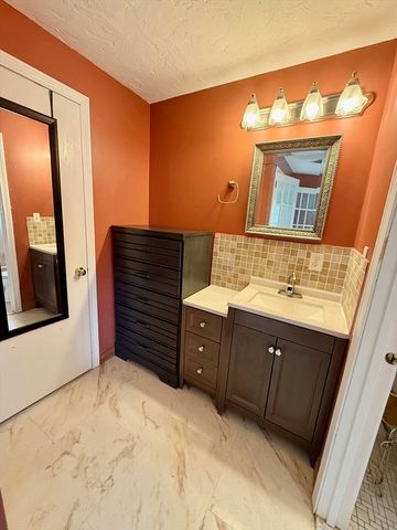 29 Treetop Park 29, Westborough, MA 01581