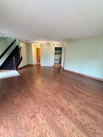 29 Treetop Park 29, Westborough, MA 01581