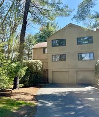 29 Treetop Park 29, Westborough, MA 01581