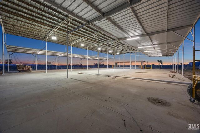 8661 Herring Road, Bakersfield, CA 93313