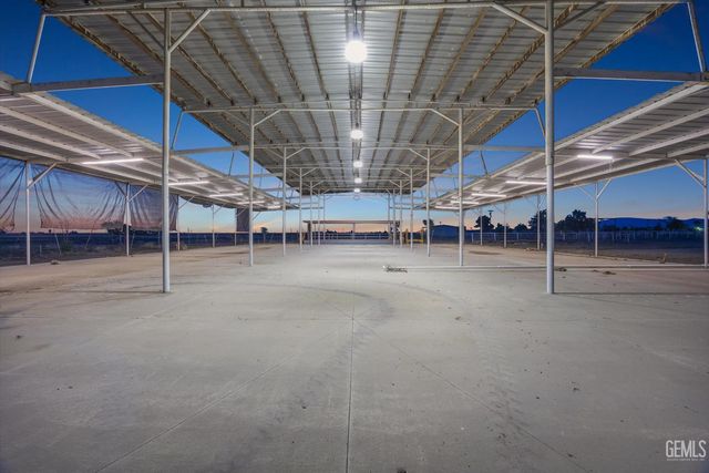 8661 Herring Road, Bakersfield, CA 93313