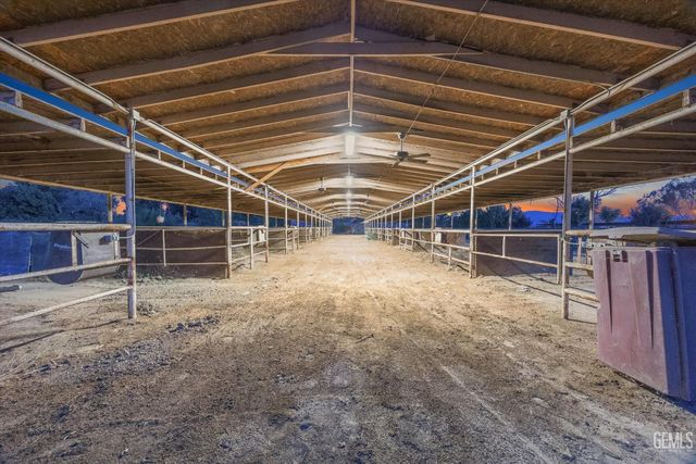 8661 Herring Road, Bakersfield, CA 93313