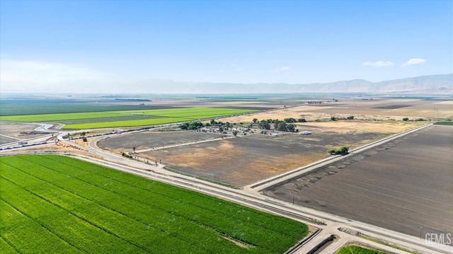 8661 Herring Road, Bakersfield, CA 93313