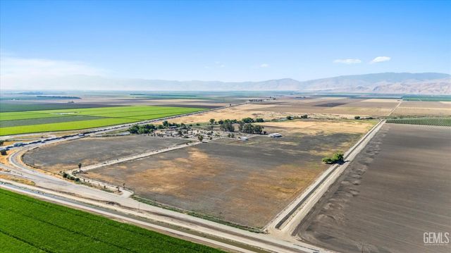 8661 Herring Road, Bakersfield, CA 93313