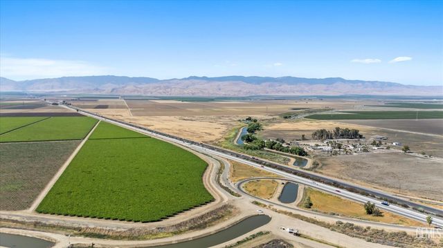 8661 Herring Road, Bakersfield, CA 93313