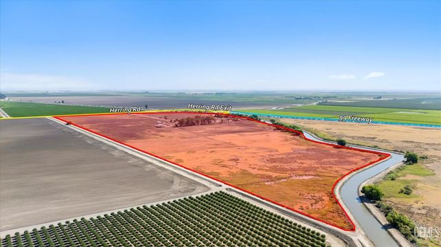 8661 Herring Road, Bakersfield, CA 93313