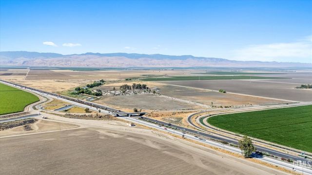 8661 Herring Road, Bakersfield, CA 93313