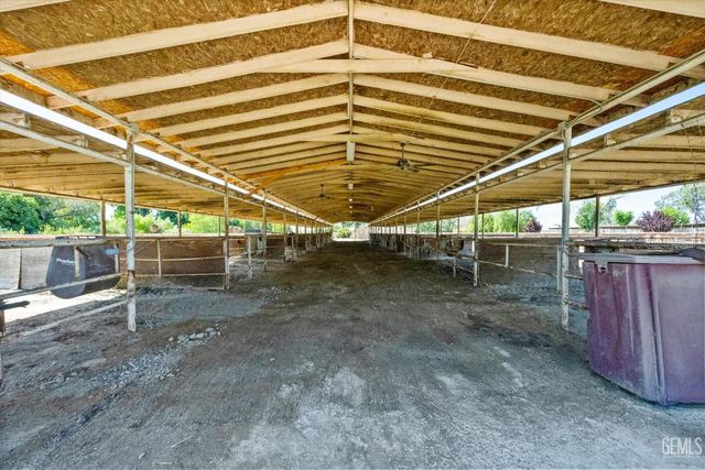 8661 Herring Road, Bakersfield, CA 93313