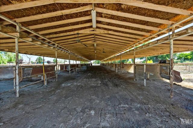 8661 Herring Road, Bakersfield, CA 93313