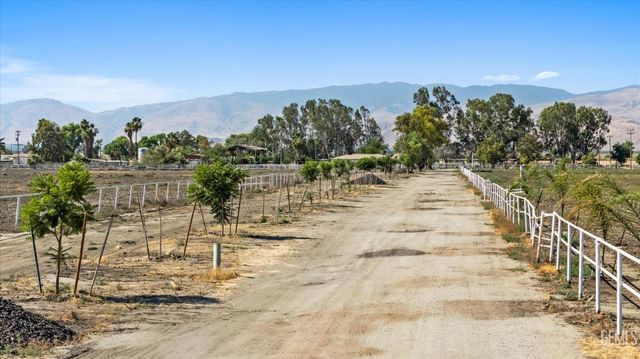 8661 Herring Road, Bakersfield, CA 93313