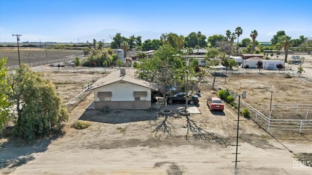 8661 Herring Road, Bakersfield, CA 93313