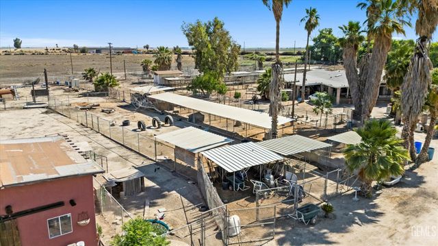 8661 Herring Road, Bakersfield, CA 93313