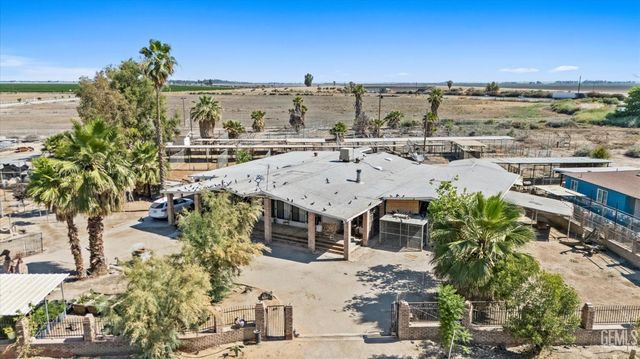 8661 Herring Road, Bakersfield, CA 93313