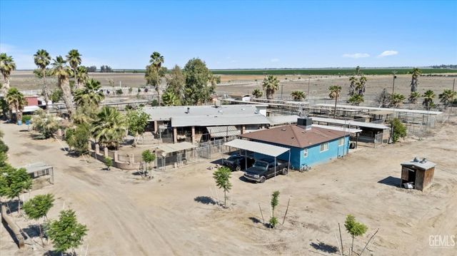 8661 Herring Road, Bakersfield, CA 93313