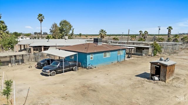 8661 Herring Road, Bakersfield, CA 93313